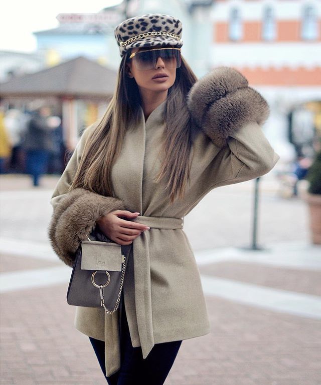 Изысканное пальто - ключевой элемент стильного гардероба