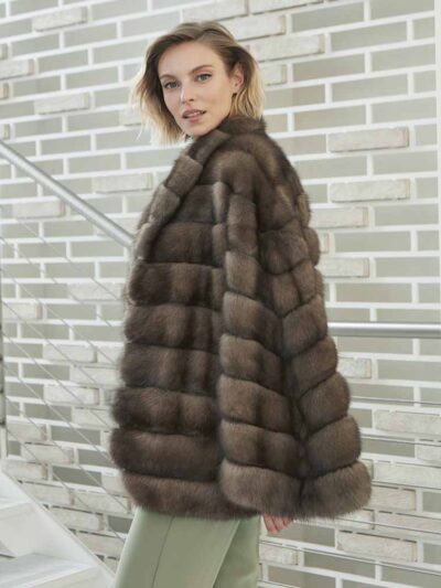 Модная шуба из соболя светлая